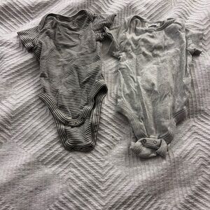 Old Navy 6-12‎ month Onesies